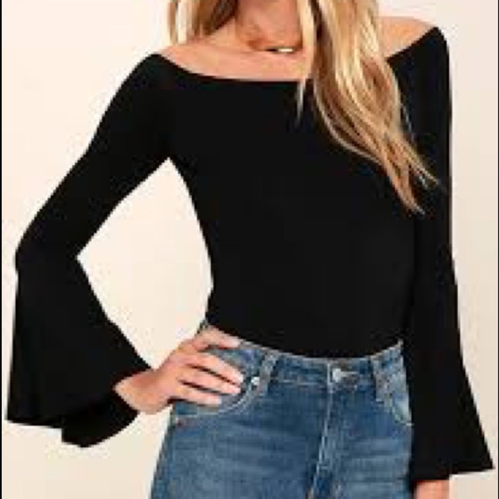 Heart Hips Black Off-Shoulder Blouse